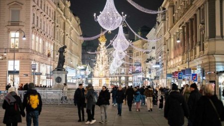 Австрид вакцинд хамрагдаагүй иргэдэд хөл хорио тогтоож байна