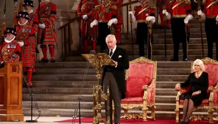 Их Британийн хаан III Чарльз анх удаа парламентад үг хэлэв