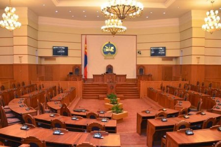 Хувийн эрх ашиг байхгүй гэж ярьж байгаа улстөрчдөд бүү итгэ