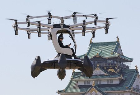 Осакад нисдэг машины туршилтын нислэг амжилттай болжээ